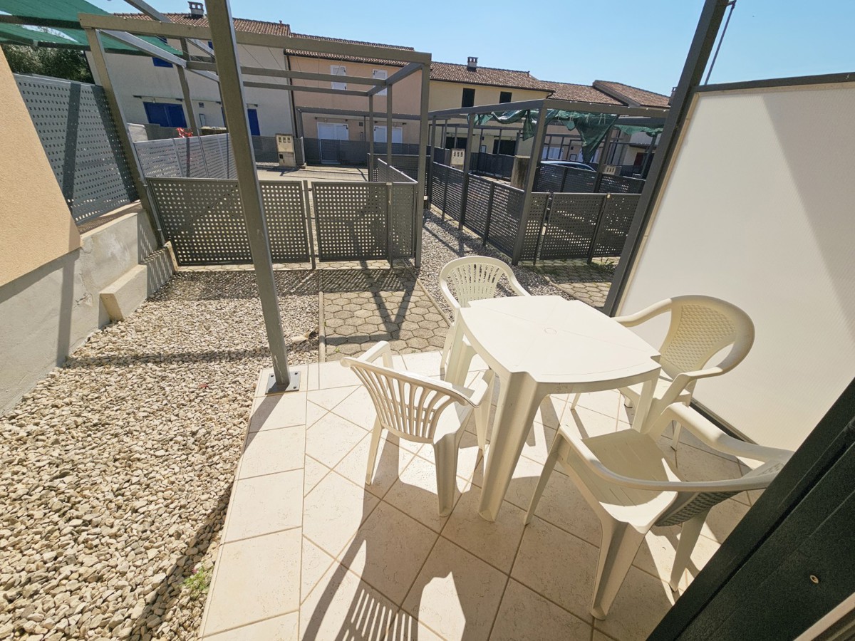 Vrstna hiša - 2 km do morja